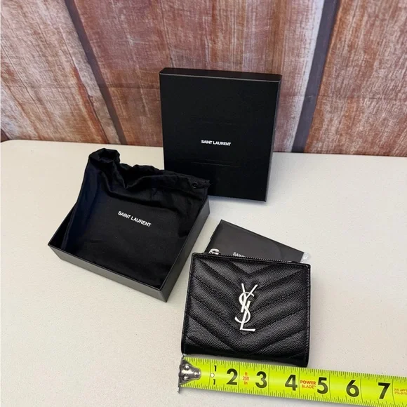 Saint Laurent Black wallet - Picture 15 of 16